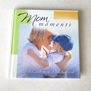 Mom Moments Gift Book from Hallmark NWT
